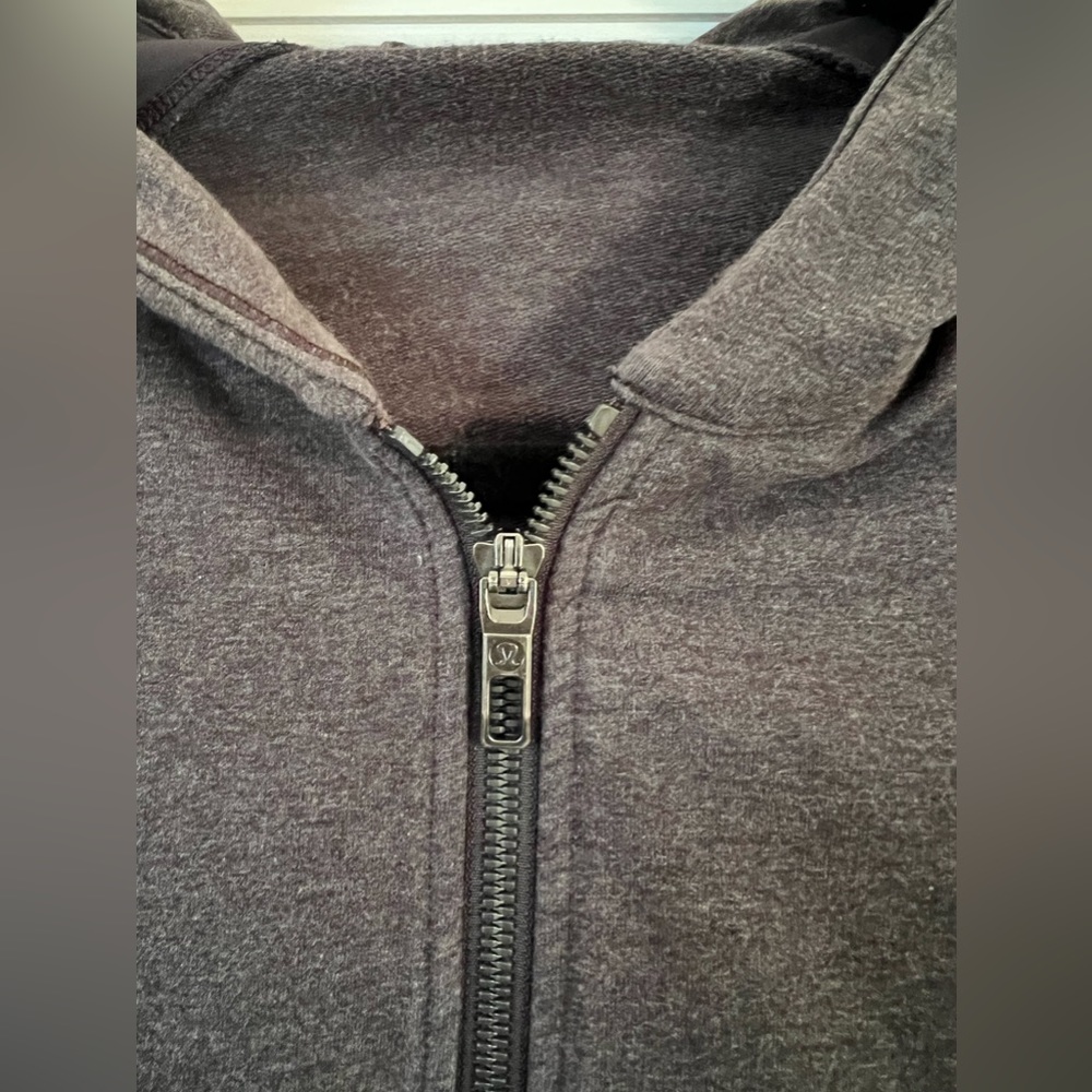 Men’s Lululemon Grey Zip Up Hoodie